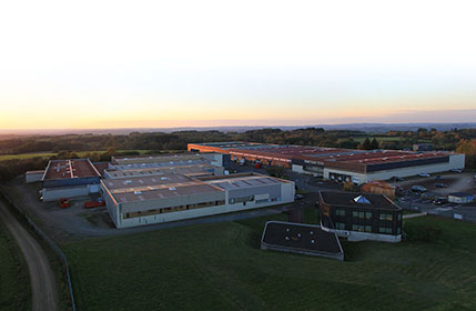 Vue aérienne du site de la Manufacture des Lumières à Saint-Georges-de-Mons