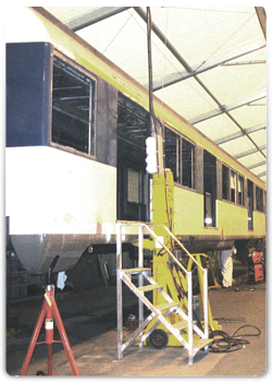 Voituredu train MS61 en cours de rénovation