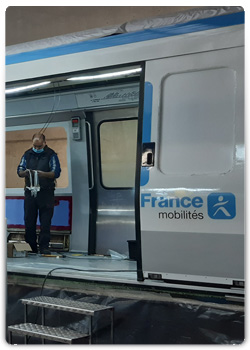Voiture de MF77 en cours de rénovation